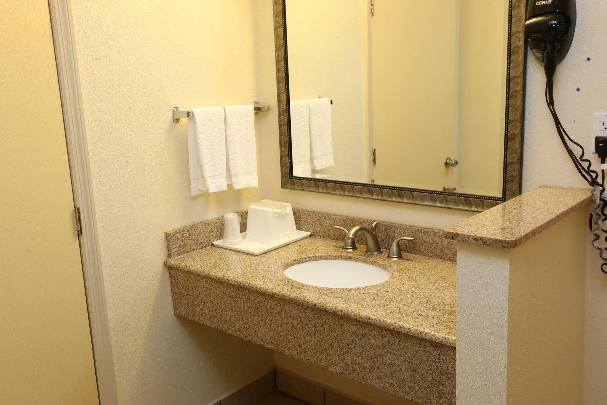 Comfort Inn Саут Падре Алънд Екстериор снимка